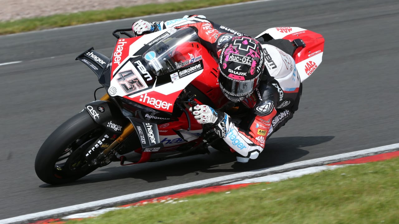 Assen Race 1 - race scene